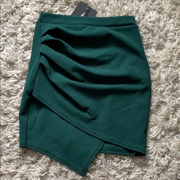 Dresses & Skirts - Super cute Green pencil skirt
